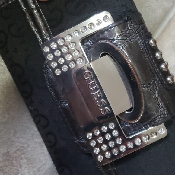 Guess Wallet - Picture 2 of 5